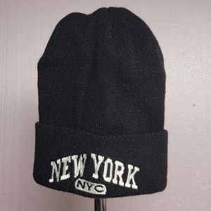 NEW YORK OS BLACK BEANIE